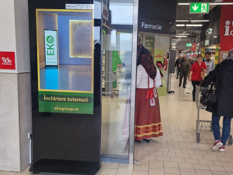 Rețeaua DOOH EkoGroup, sub Ciprian Petrescu, activează Brașovul comercial